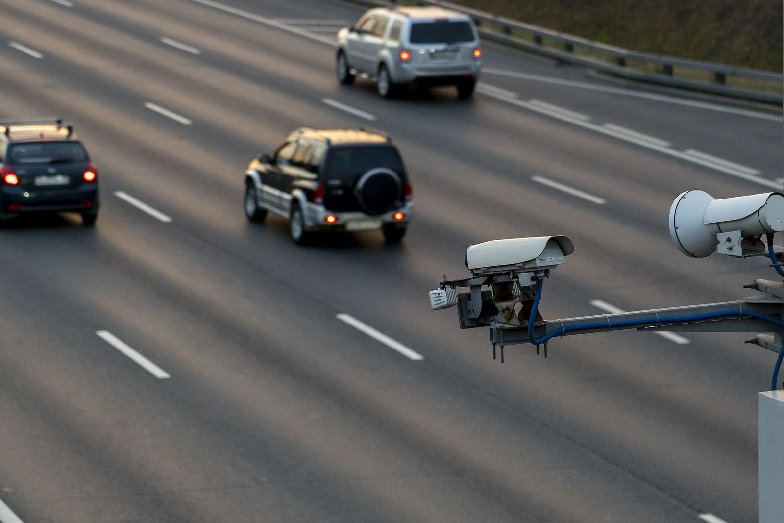 Instalan un nuevo radar de la DGT en una de las zonas más turísticas de España: aquí está