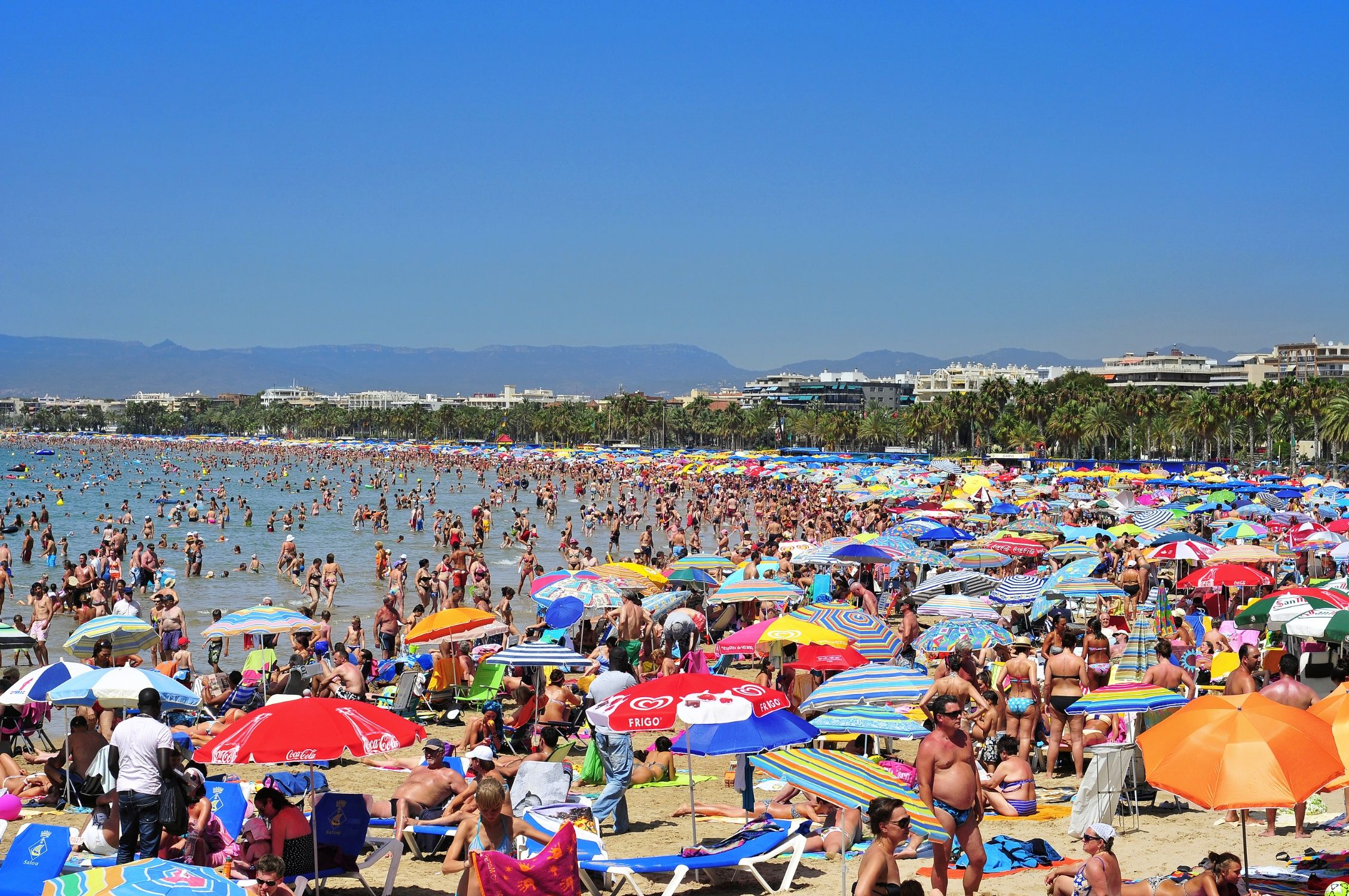 Estos son los destinos turísticos españoles más saturados en verano