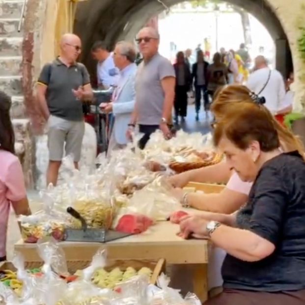 abuelas italia preparan pasta