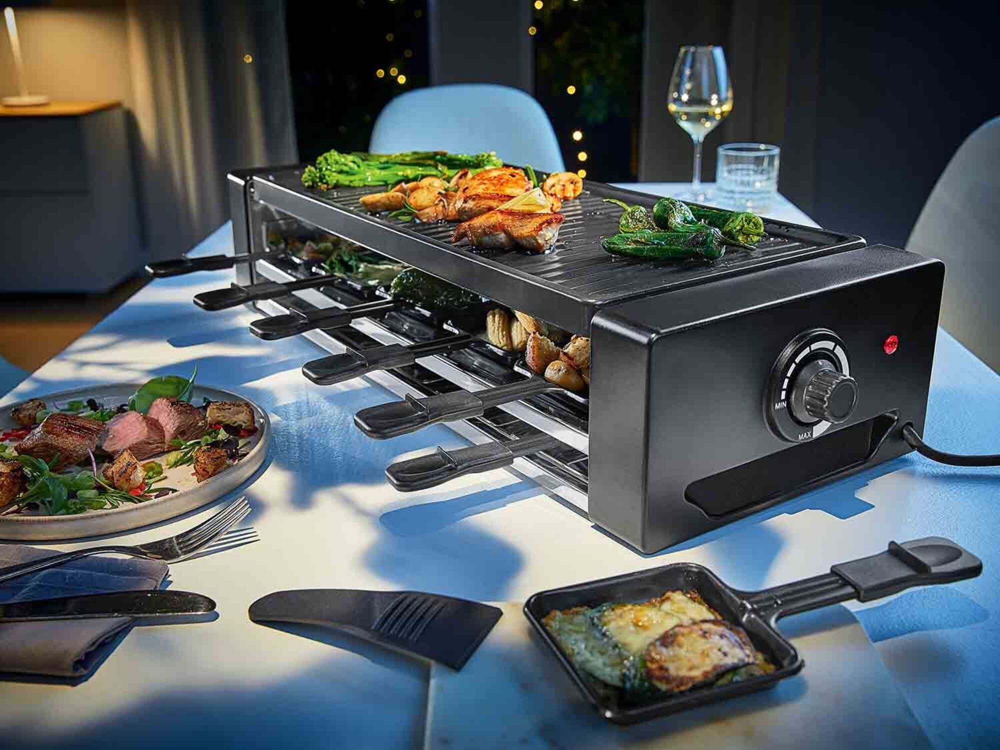 Tras el auge de la 'air fryer', este es el nuevo producto de Lidl para cocinar rápido y rico. Raclette Grill. Lidl. 