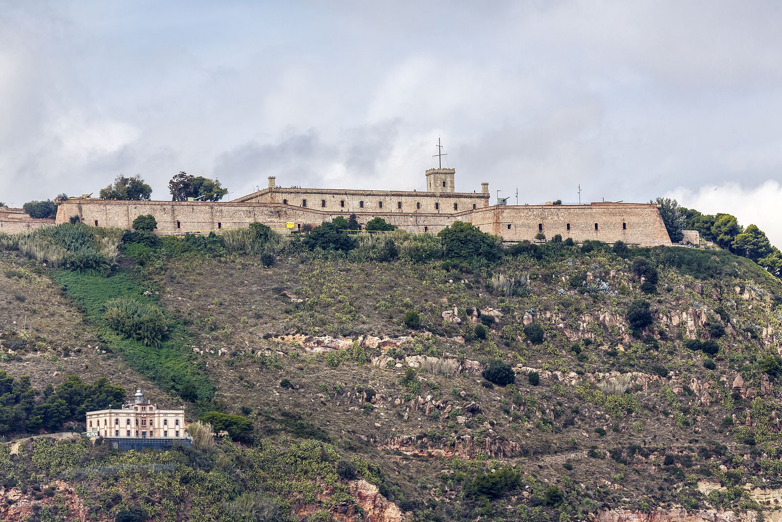 Localizan un yacimiento prehistórico a los pies de la montaña de Montjuïc de Barcelona