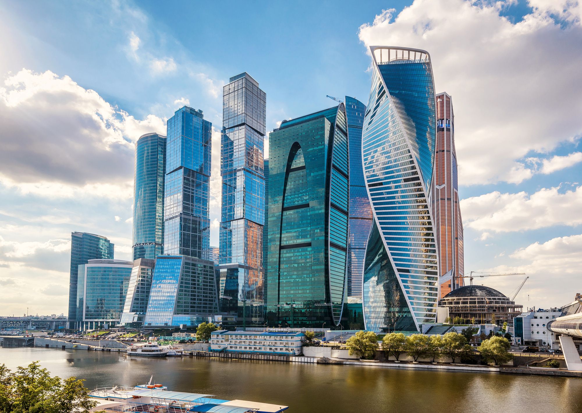 Los 5 edificios más altos de Europa se encuentran en Rusia, ¿cuáles son y cuánto miden?. Skyline Moscú . bigstock