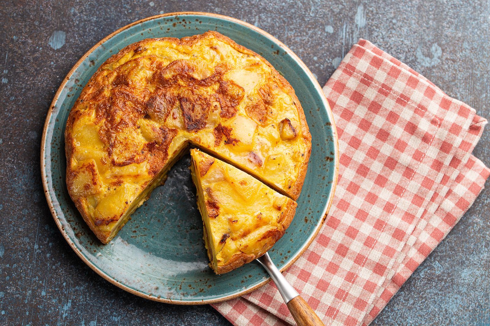 3 recetas de tortilla de patata con un toque diferente