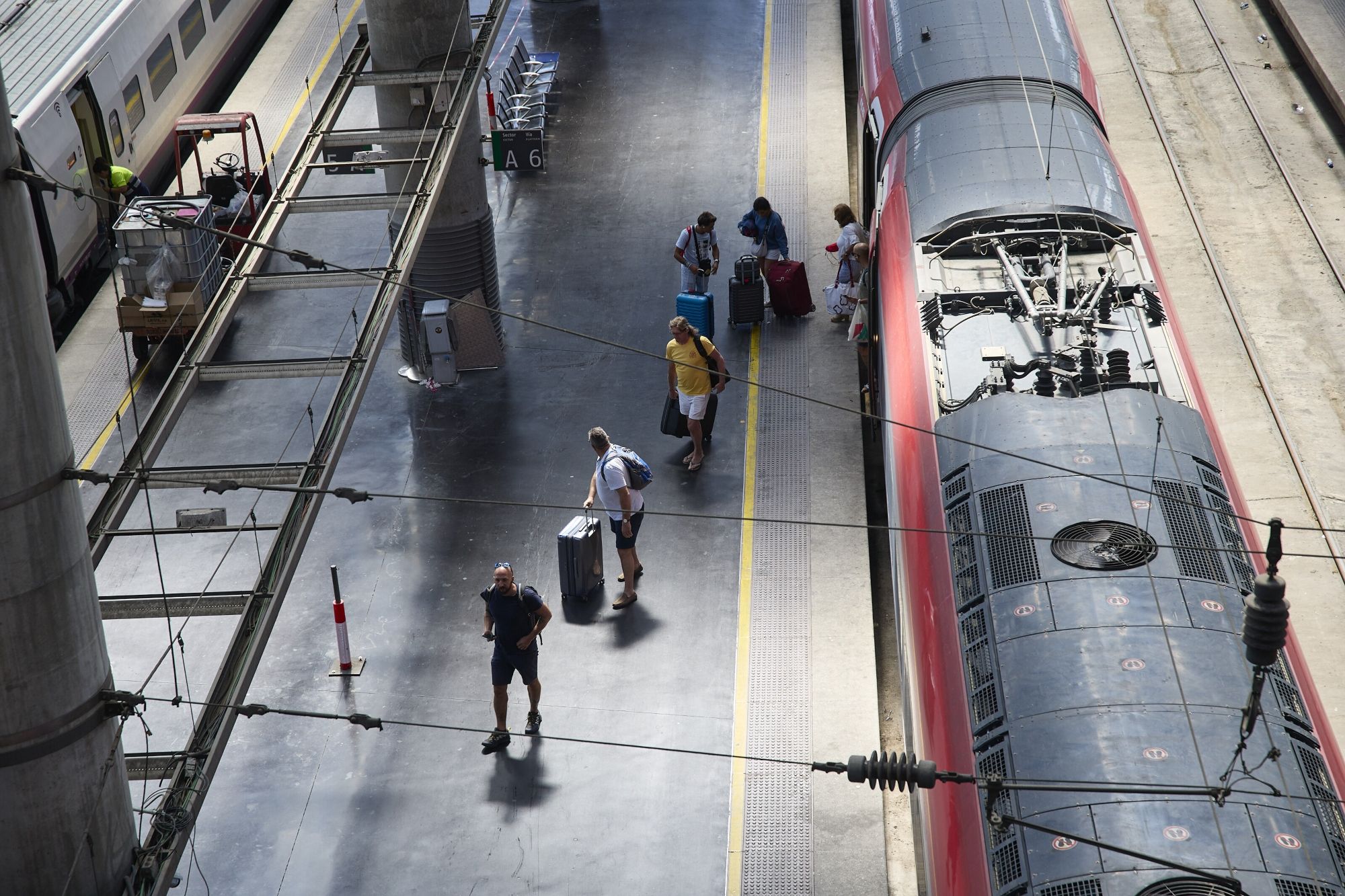 Viajes del Imserso: ¿Cómo puedo solicitar asistencia en el aeropuerto o estación de tren?