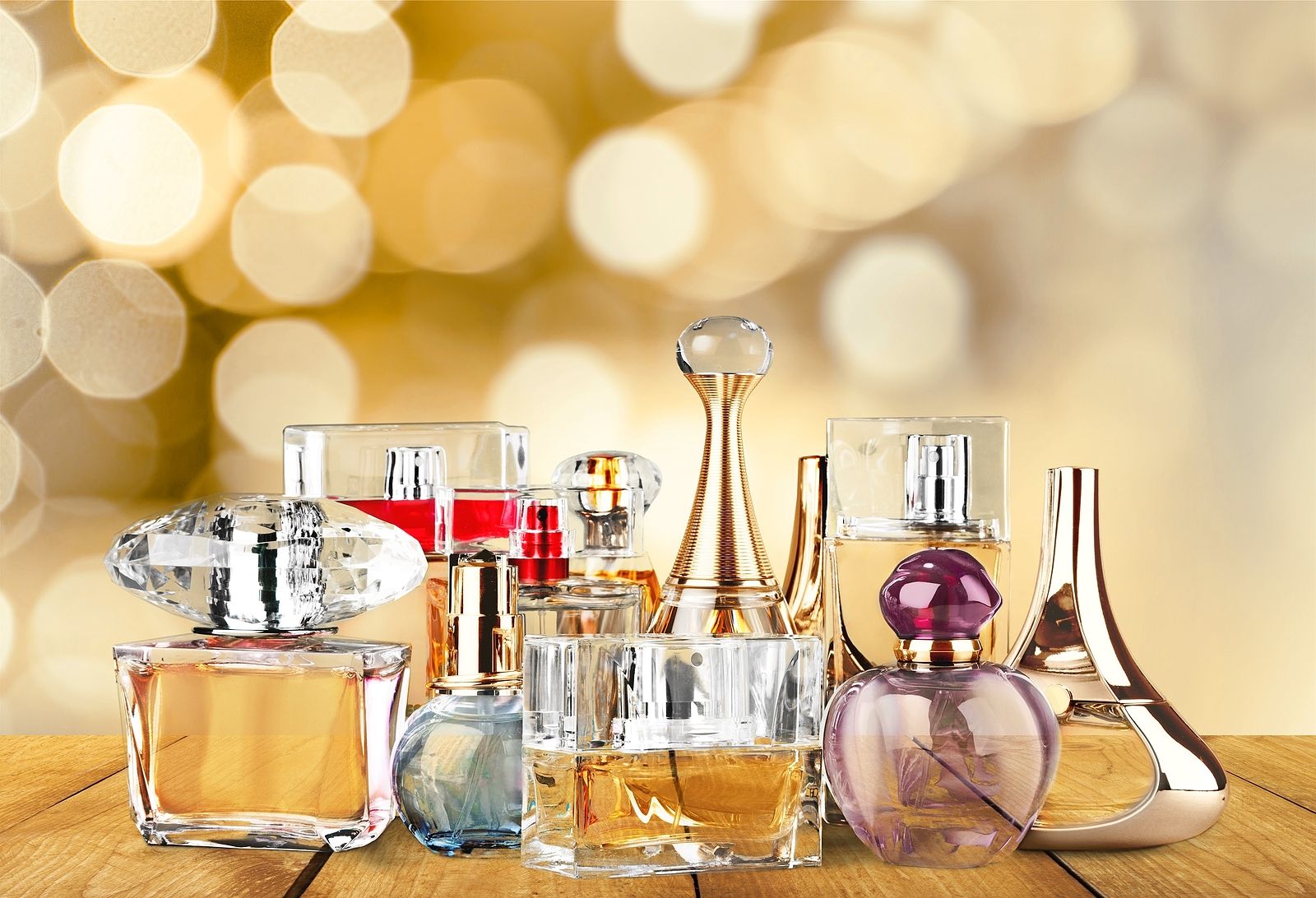 ¿Qué es un 'dupe'? El secreto de los clones en belleza y perfumería (Big Stock)