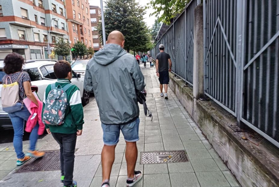 Las familias españolas destinarán de media 2.588 euros por hijo en gasto escolar este curso (Europa Press)