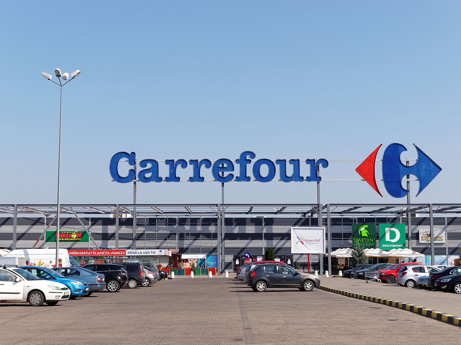 Tarjeta Carrefour 65+: beneficios y cómo conseguir esta ayuda en la compra para mayores (Big Stock)