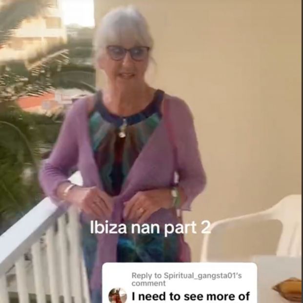 VÍDEO: El viaje viral de una abuela y su nieta a Ibiza (TikTok)