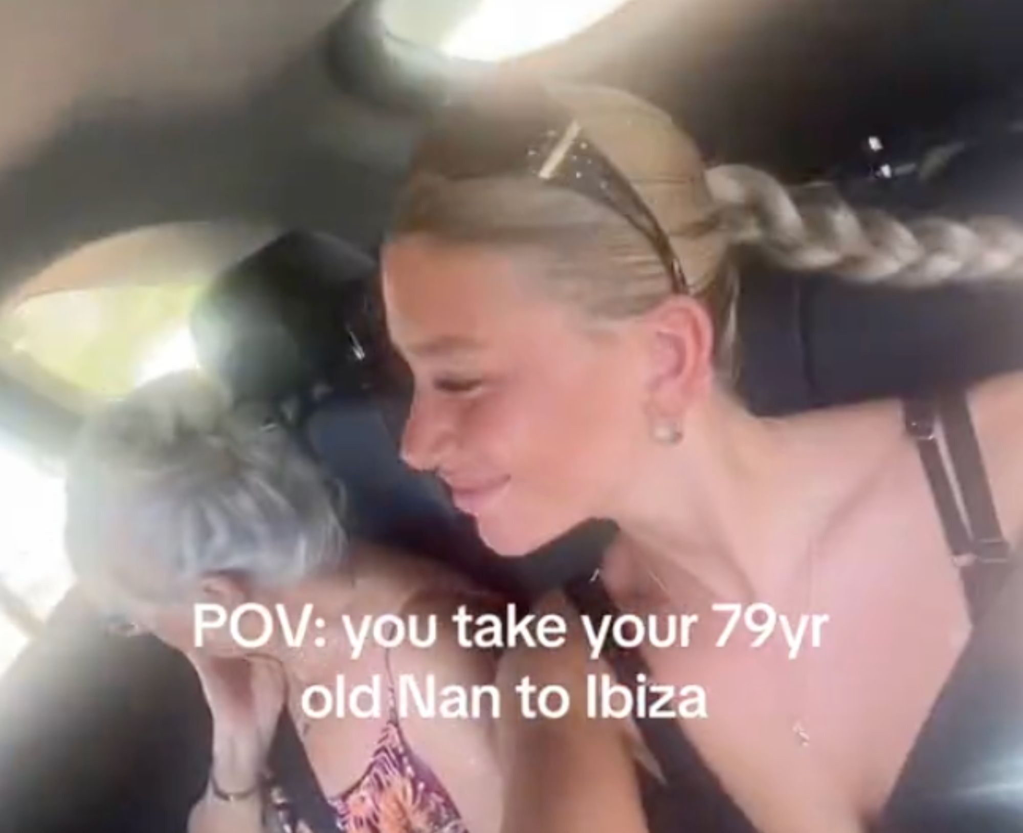 VÍDEO: El viaje viral de una abuela y su nieta a Ibiza (TikTok)