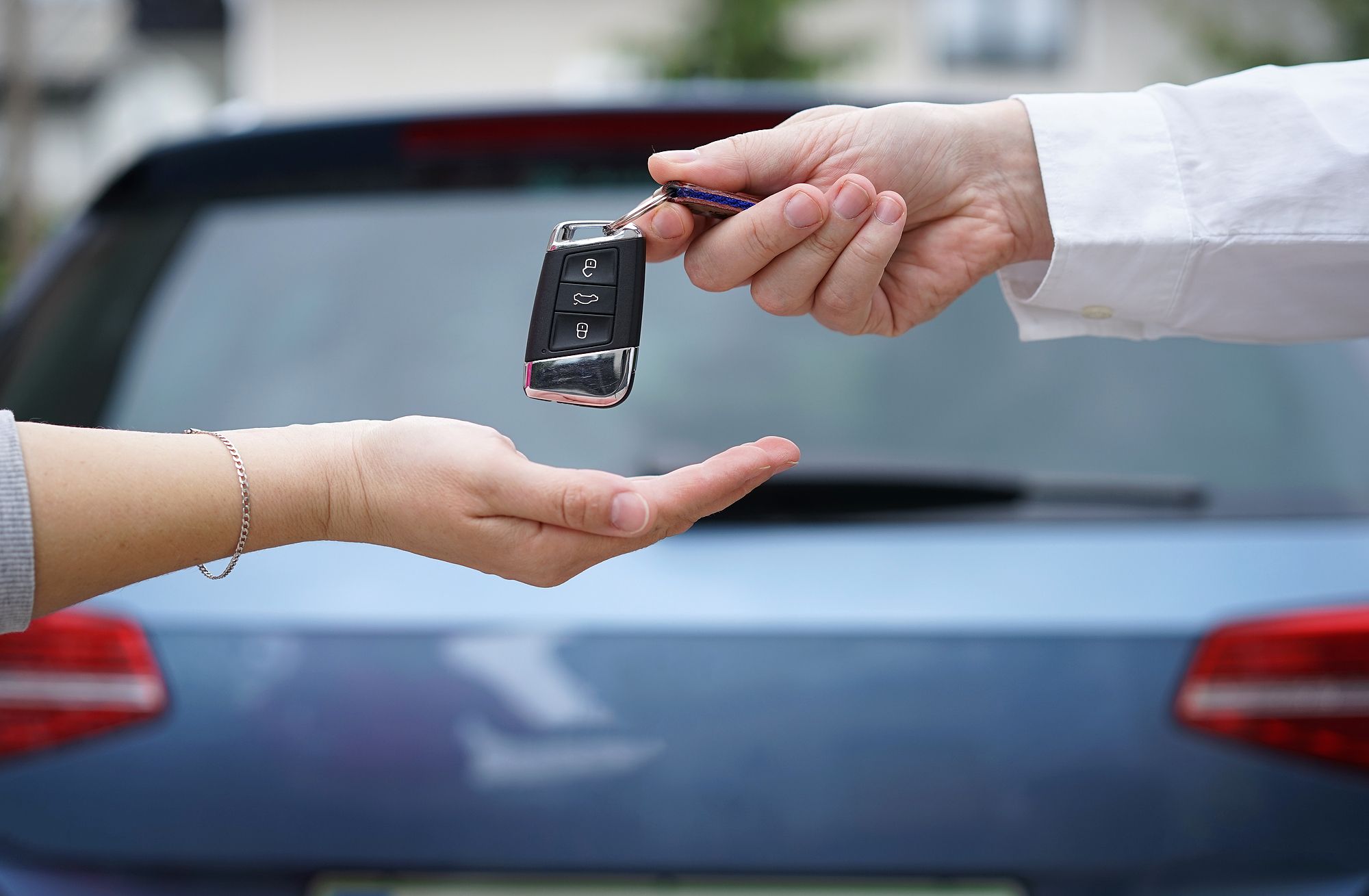 Los consejos del Banco de España a la hora de comprar un coche