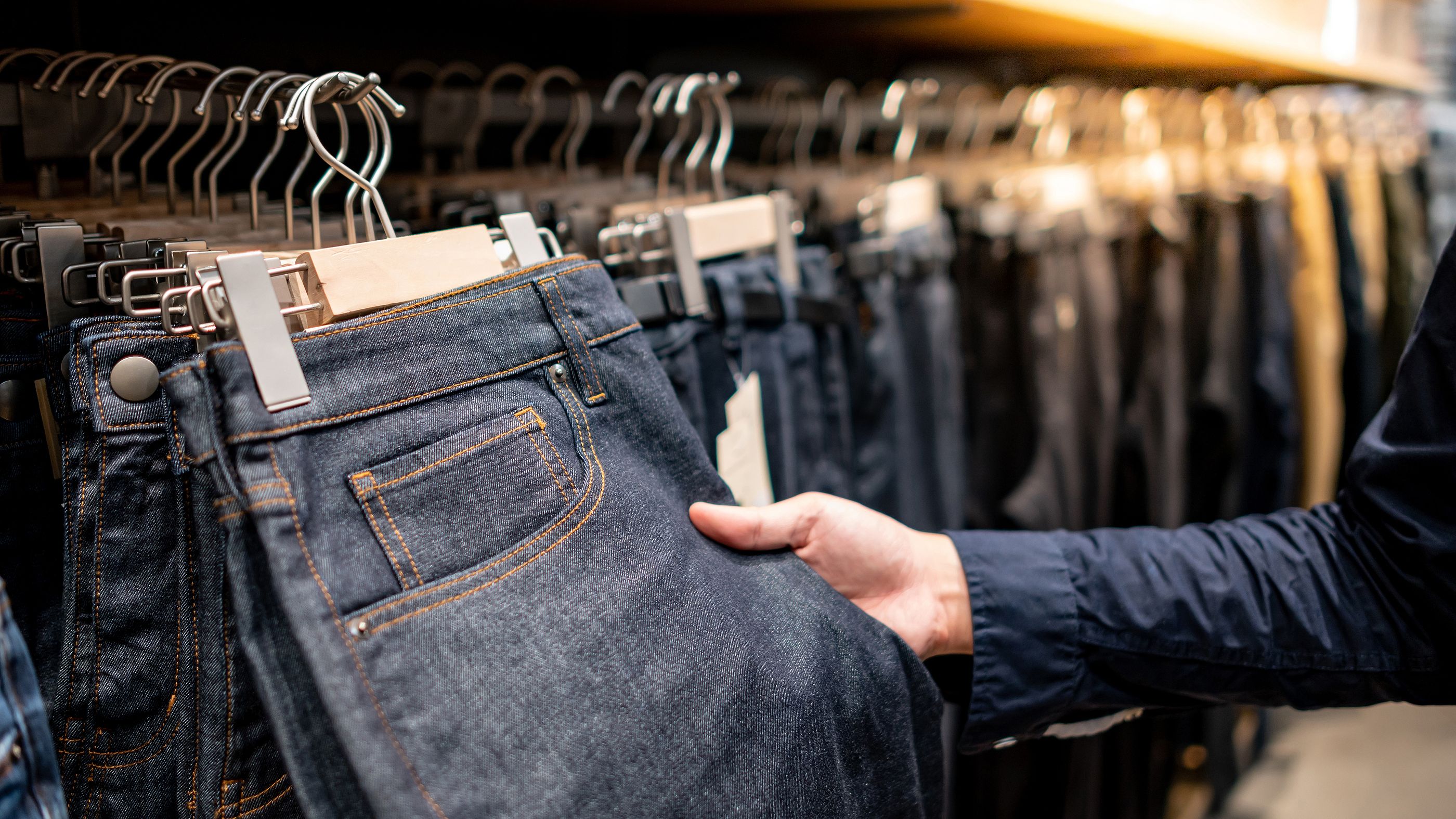 El truco viral para saber si un pantalón es de tu talla sin necesidad de probártelo (Bigstock)