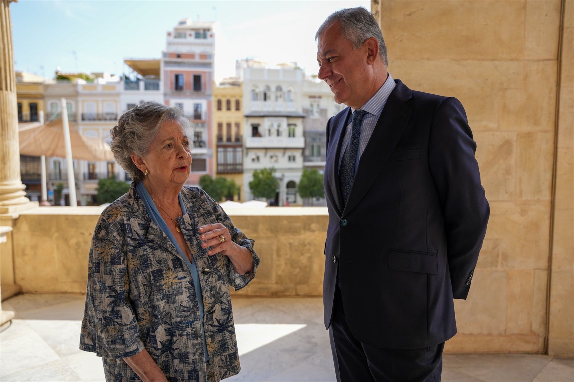 Sevilla reconoce a Guadalupe Fiñana, la 'abuela de dragones', por ser un ejemplo para los mayores