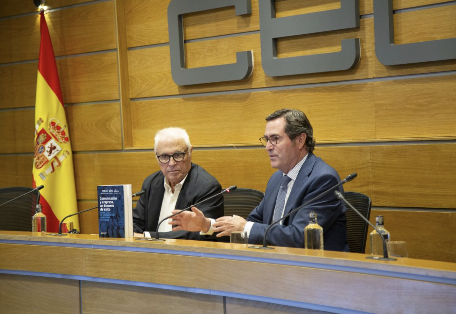 El periodista Carlos Díaz Güell presenta ‘Comunicación y empresa, un binomio de éxito’