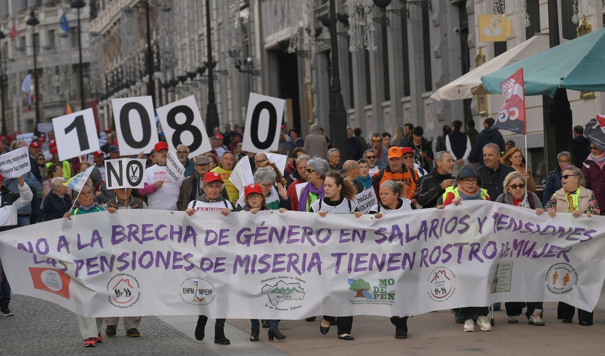 'Lunes al sol' en toda España por las pensiones, como antesala del Día de las Personas Mayores