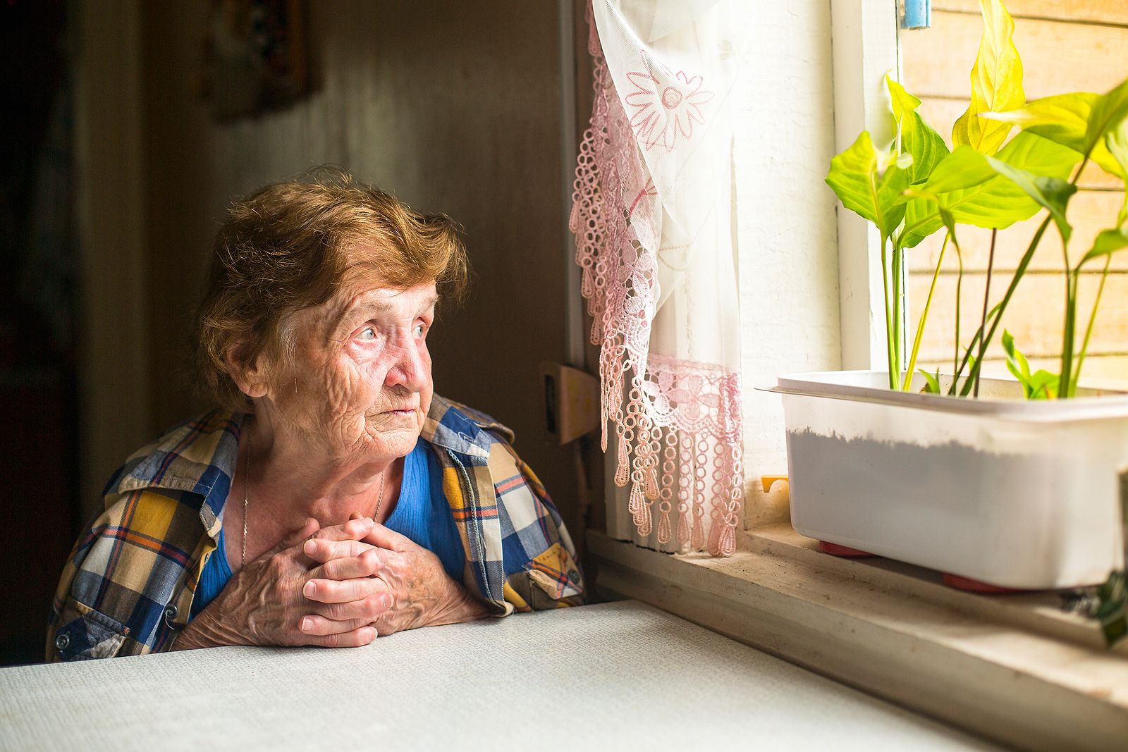 CEOMA pide concienciar a la sociedad sobre la soledad no deseada de las personas mayores