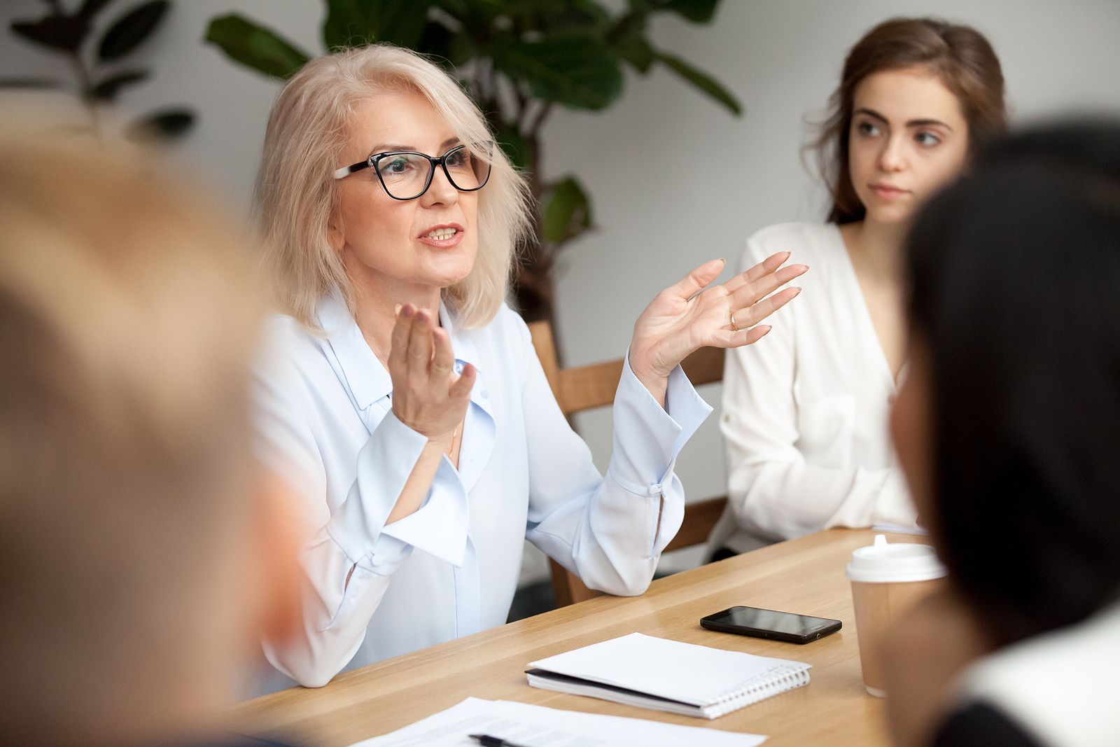 Horarios flexibles o evitar sesgos: claves de las empresas para gestionar la diversidad generacional