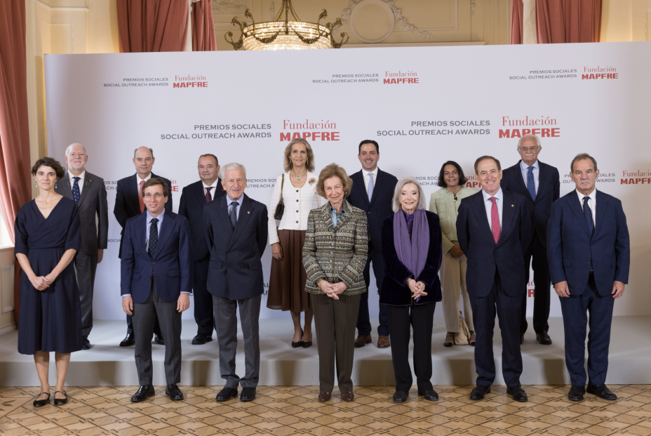 Su Majestad La Reina Doña Sofía preside la entrega de los premios sociales de la Fundación MAPFRE