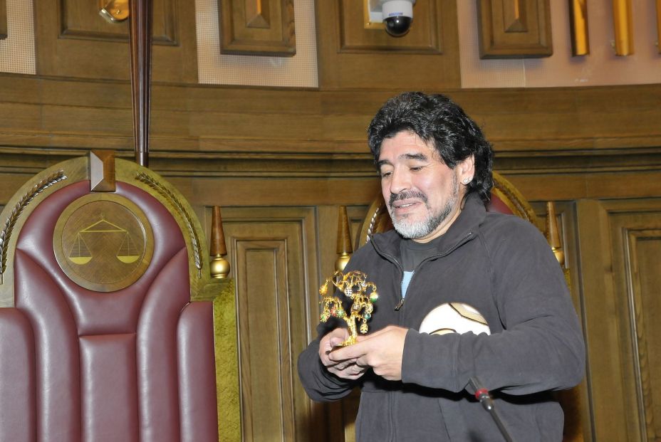 Abre en Barcelona el parque temático 'Diego Vive' sobre la vida del futbolista Diego Maradona