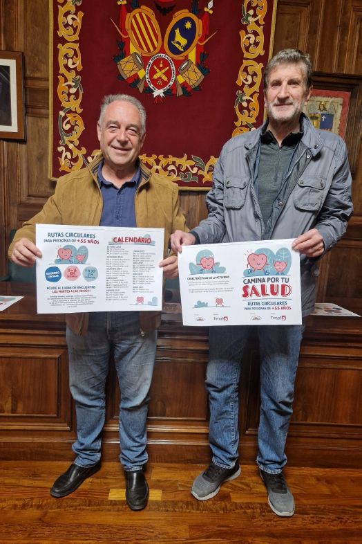 El concejal de Deportes de Teruel, Jesús Artigot, y el vicepresidente del Club Alpino Javalambre, Manuel Bellido. Fuente: Europa Press