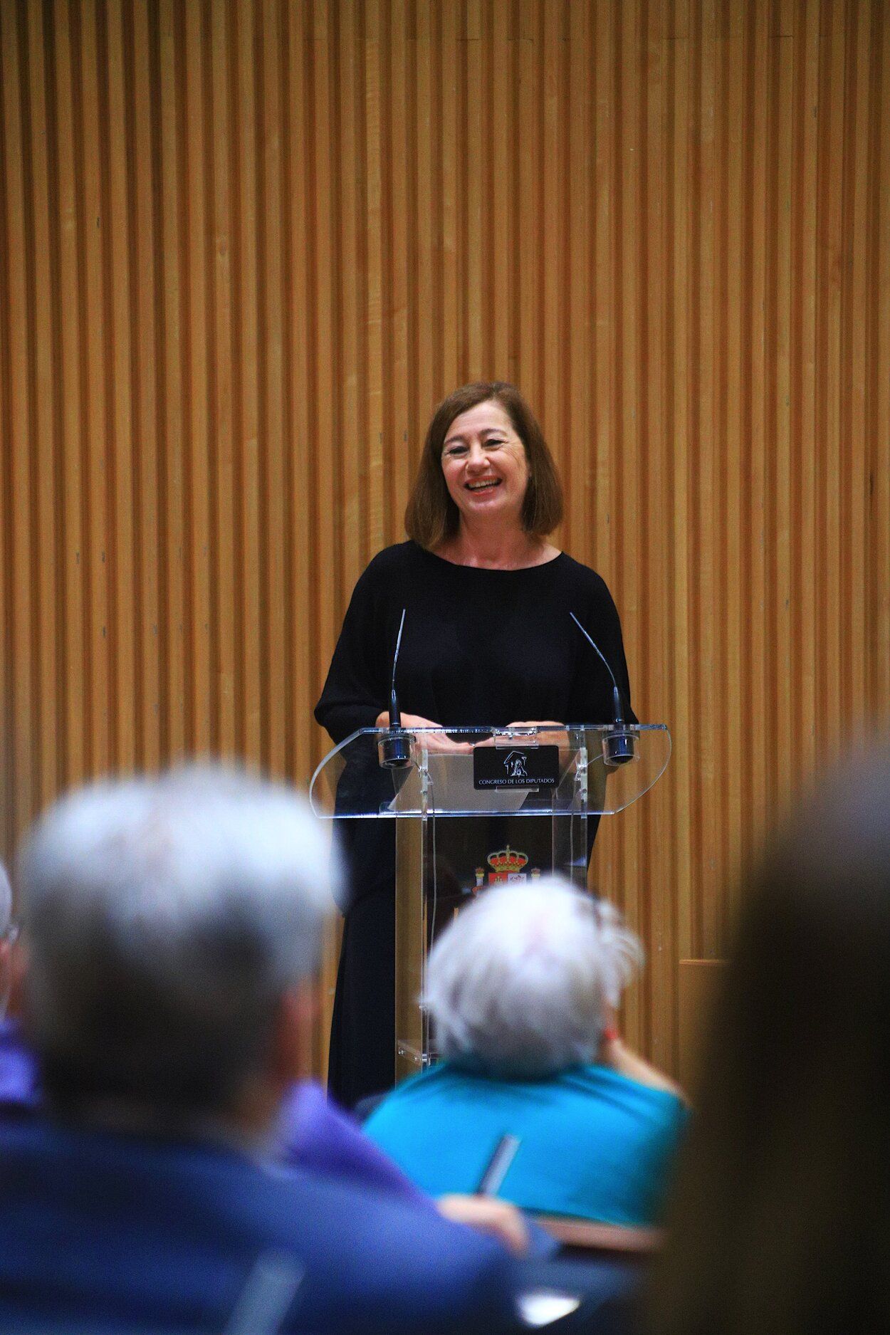 Francina Armengol: "Hay que construir vivienda pública pensando también en los mayores"