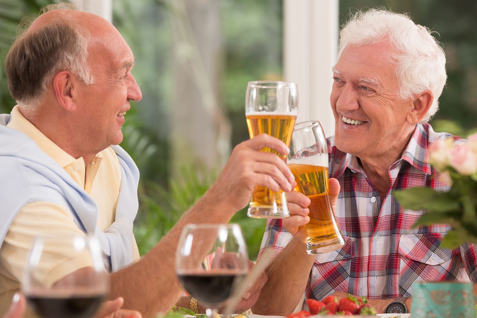 Un neurólogo revela la edad ideal para dejar de tomar cerveza