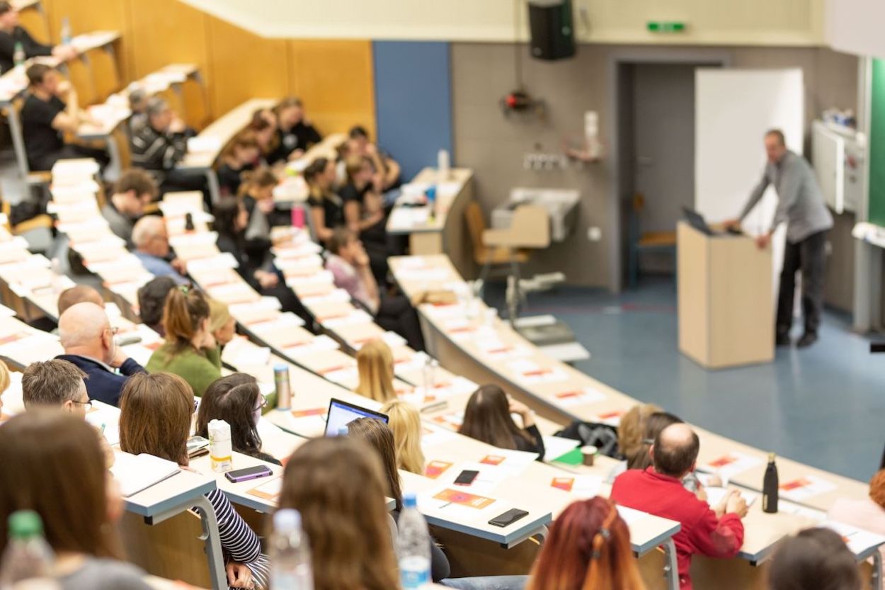 Universidades líderes formarán a 10.000 futuros médicos sobre el impacto climático en la salud