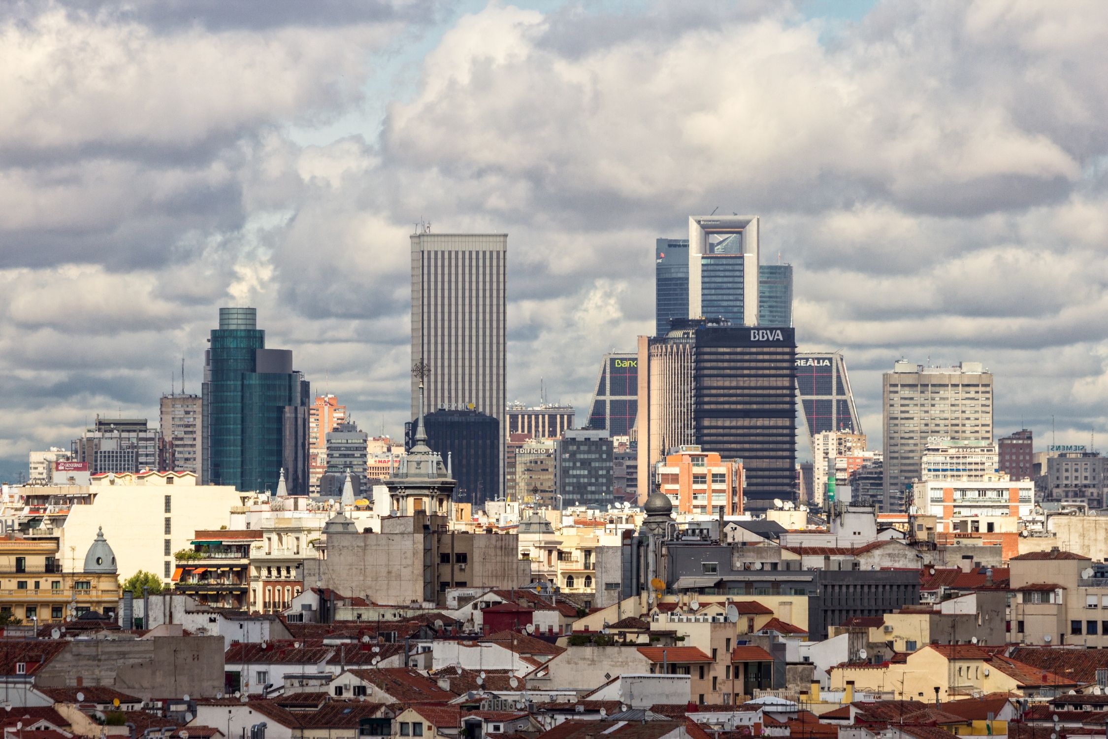 Estas son las ciudades de Europa con los horizontes más emblemáticos: dos son españolas (Bigstock)