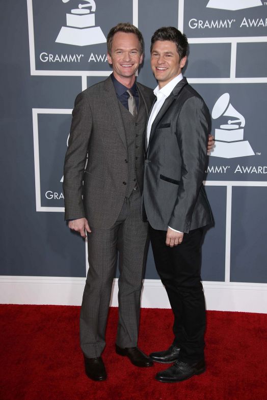 Neil Patrick Harris y David Burtka en la gala anual 55 de los Grammys. Fuente: Bigstock