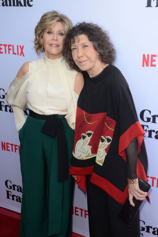 Jane Fonda y Lily Tomlin en el estreno de la segunda temporada de Grace & Frankie. Fuente: Bigstock