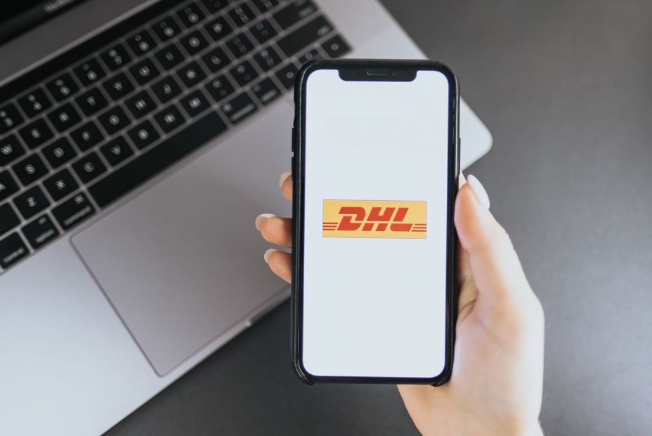 El Incibe alerta de una estafa que suplanta a DHL y pide un pago para recuperar un paquete devuelto