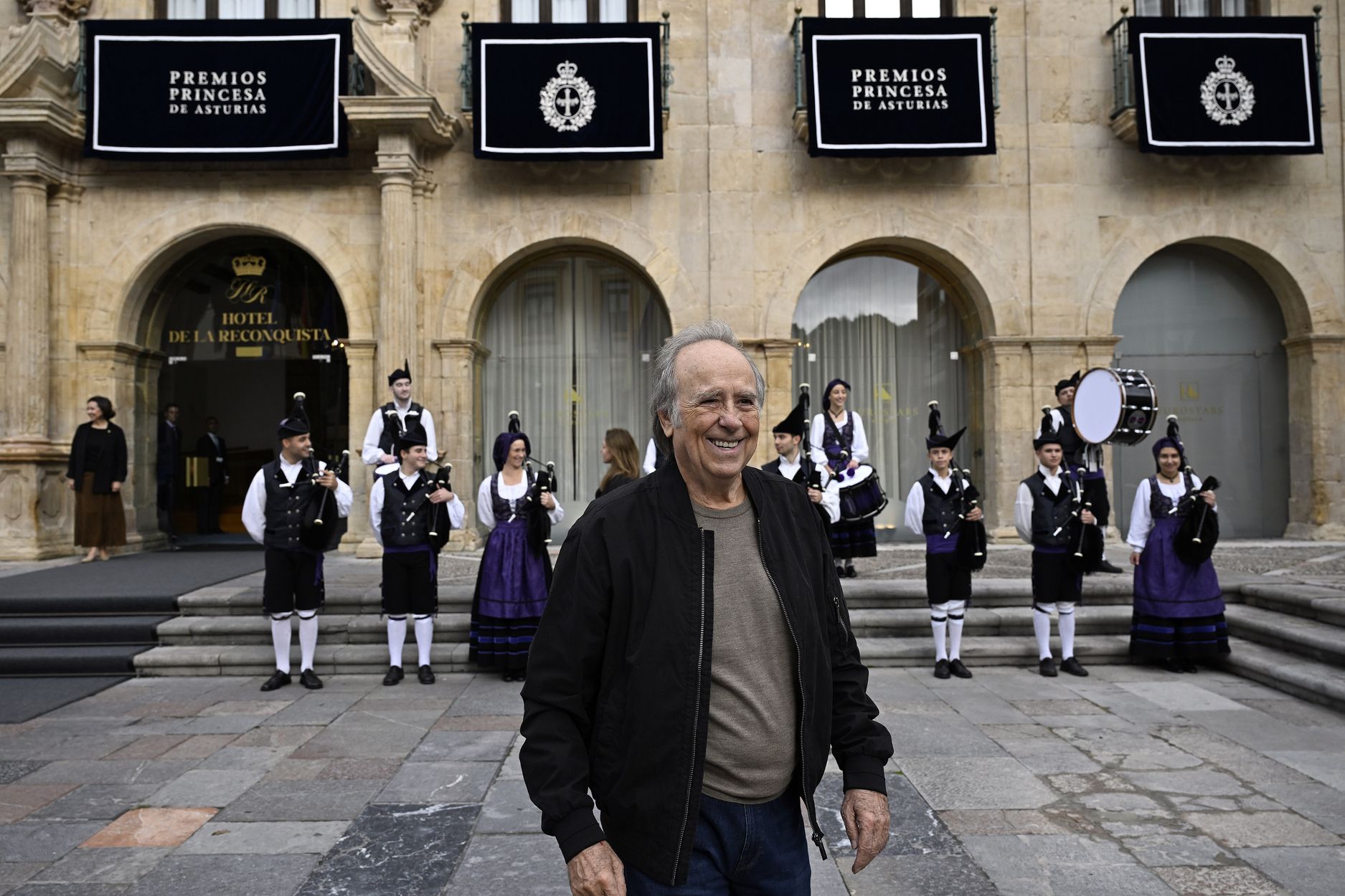 Serrat: "Cuando tengo tentación de volver al escenario pienso: lo que no puede ser, no puede ser"