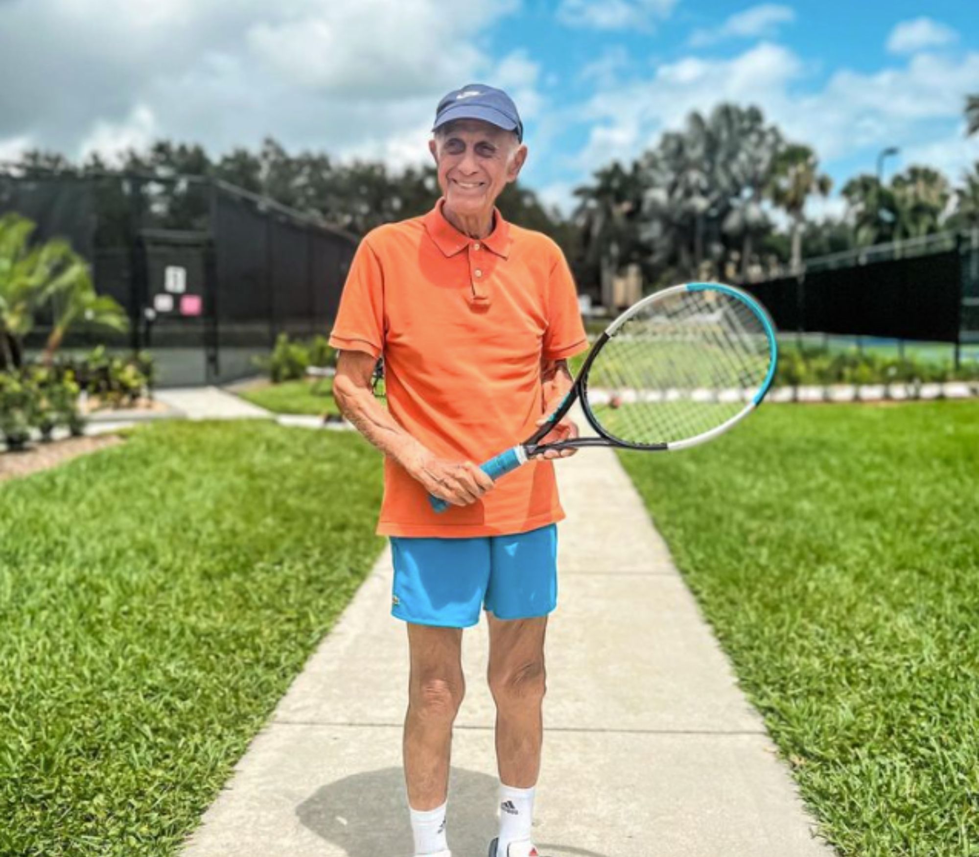 Tito Zerené, el chileno que sigue jugando al tenis a los 100 años: "El deporte es vida" (Instagram)