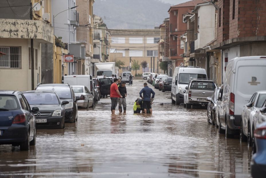 La lluvia "descomunal" de Valencia rompe todos los registros y supera la gota fría de 1996