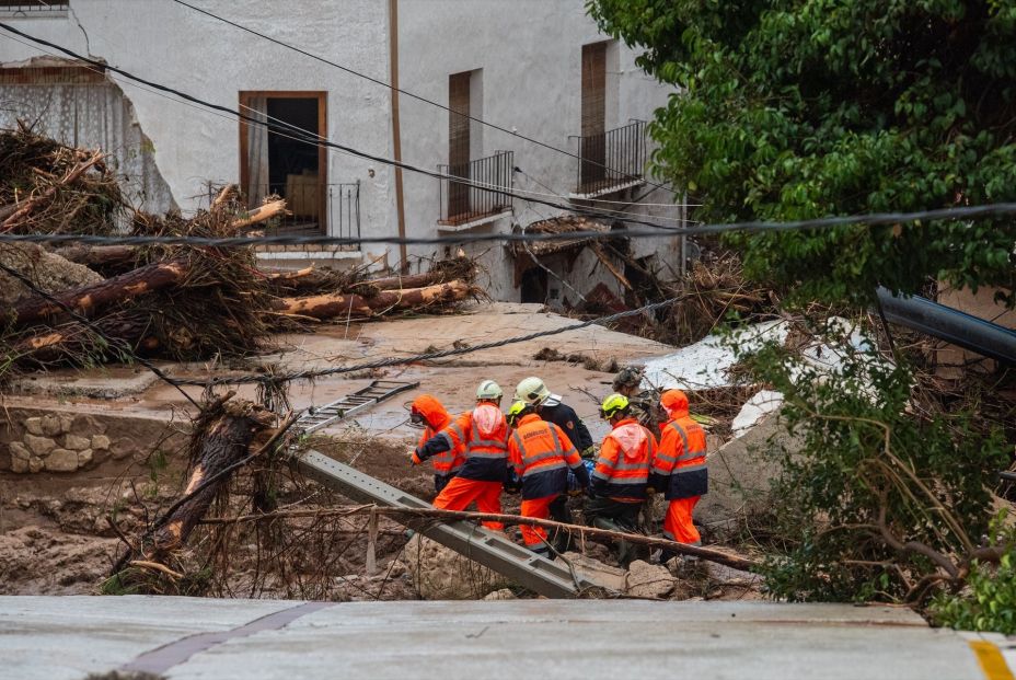 EuropaPress 6310940 varios servicios emergencias ayudan labores rescate 29 octubre 2024 letur