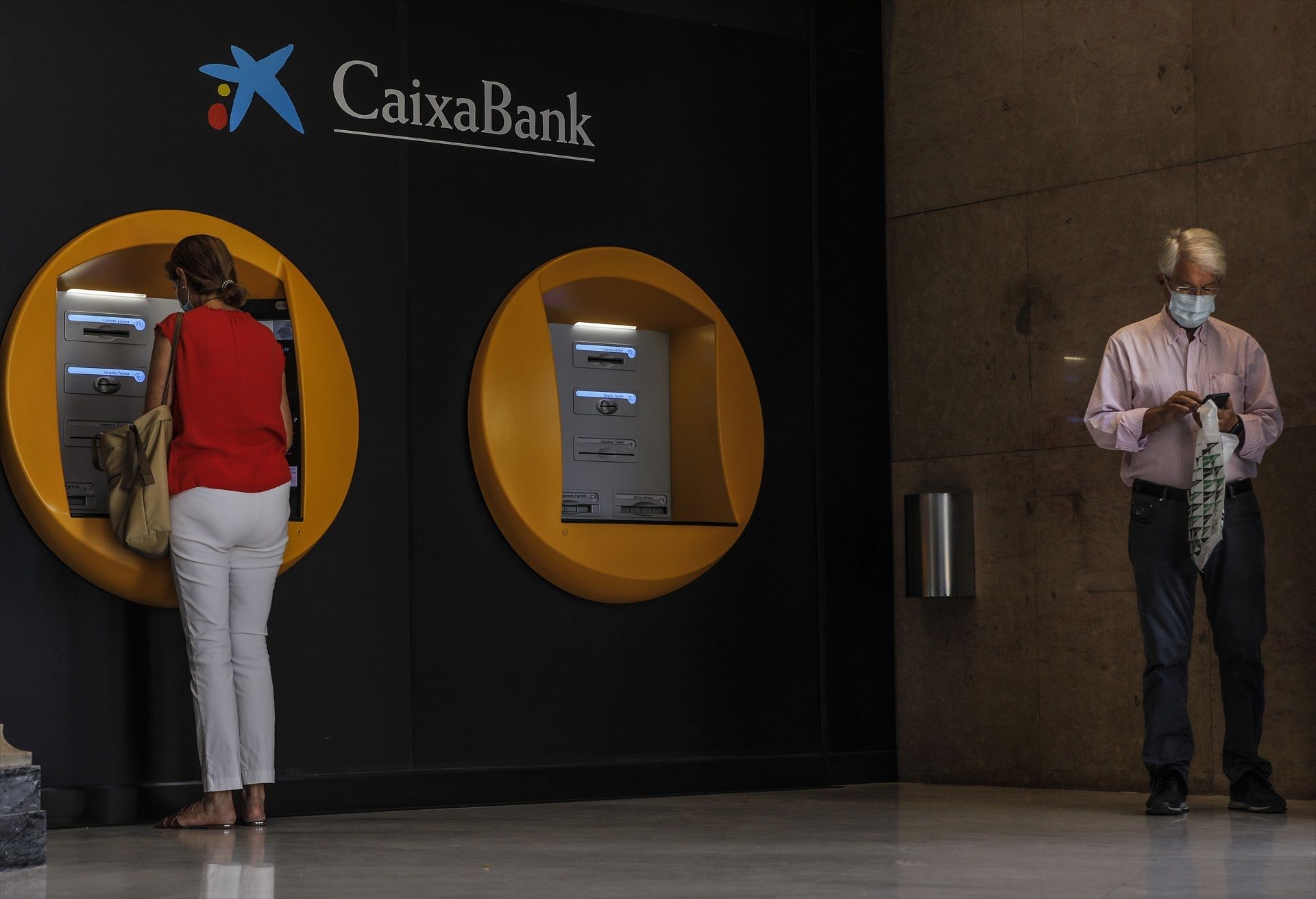 Pago de las pensiones y paga extra en noviembre 2024: ¿qué día se cobra la pensión en CaixaBank?