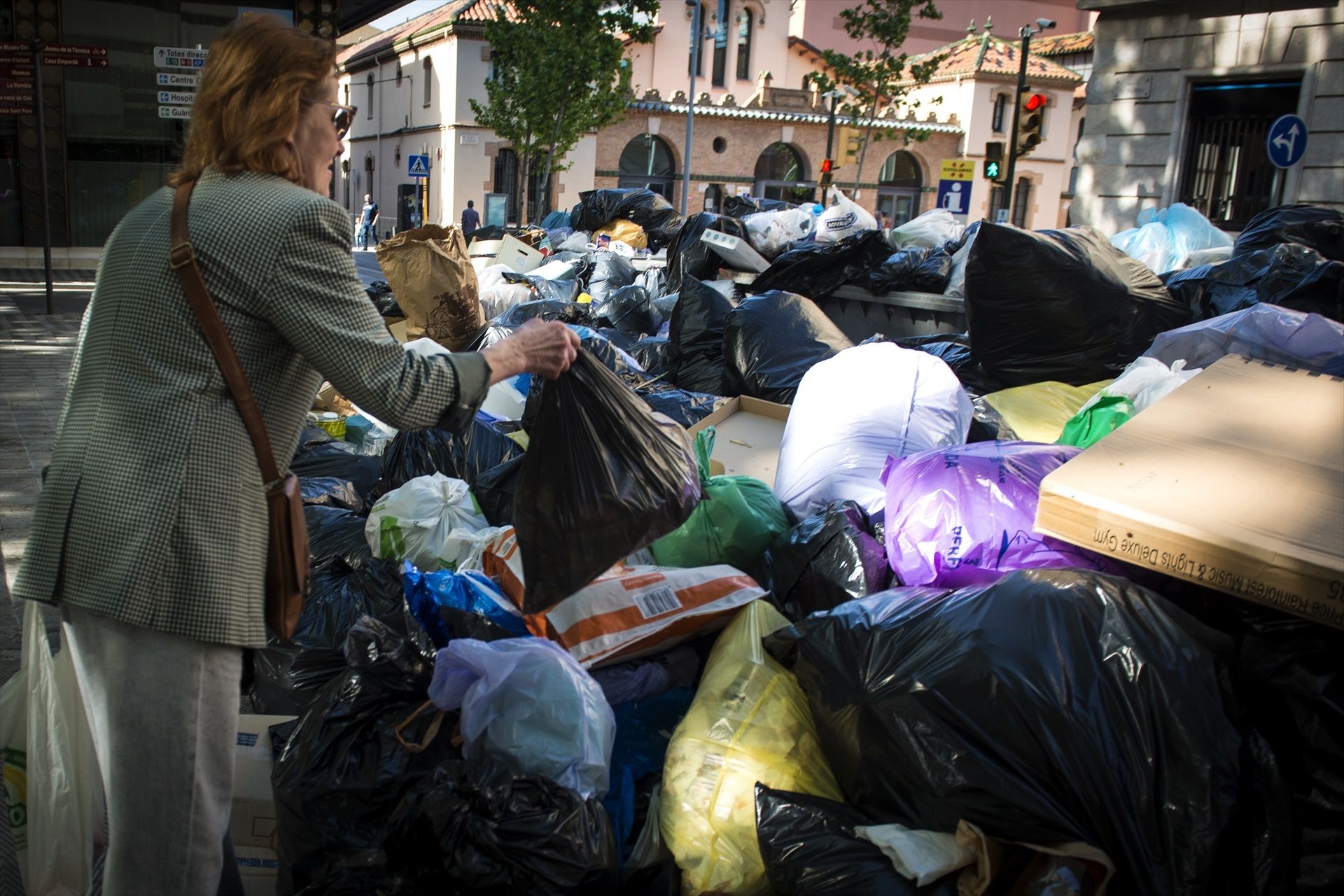 España necesita sacar la basura