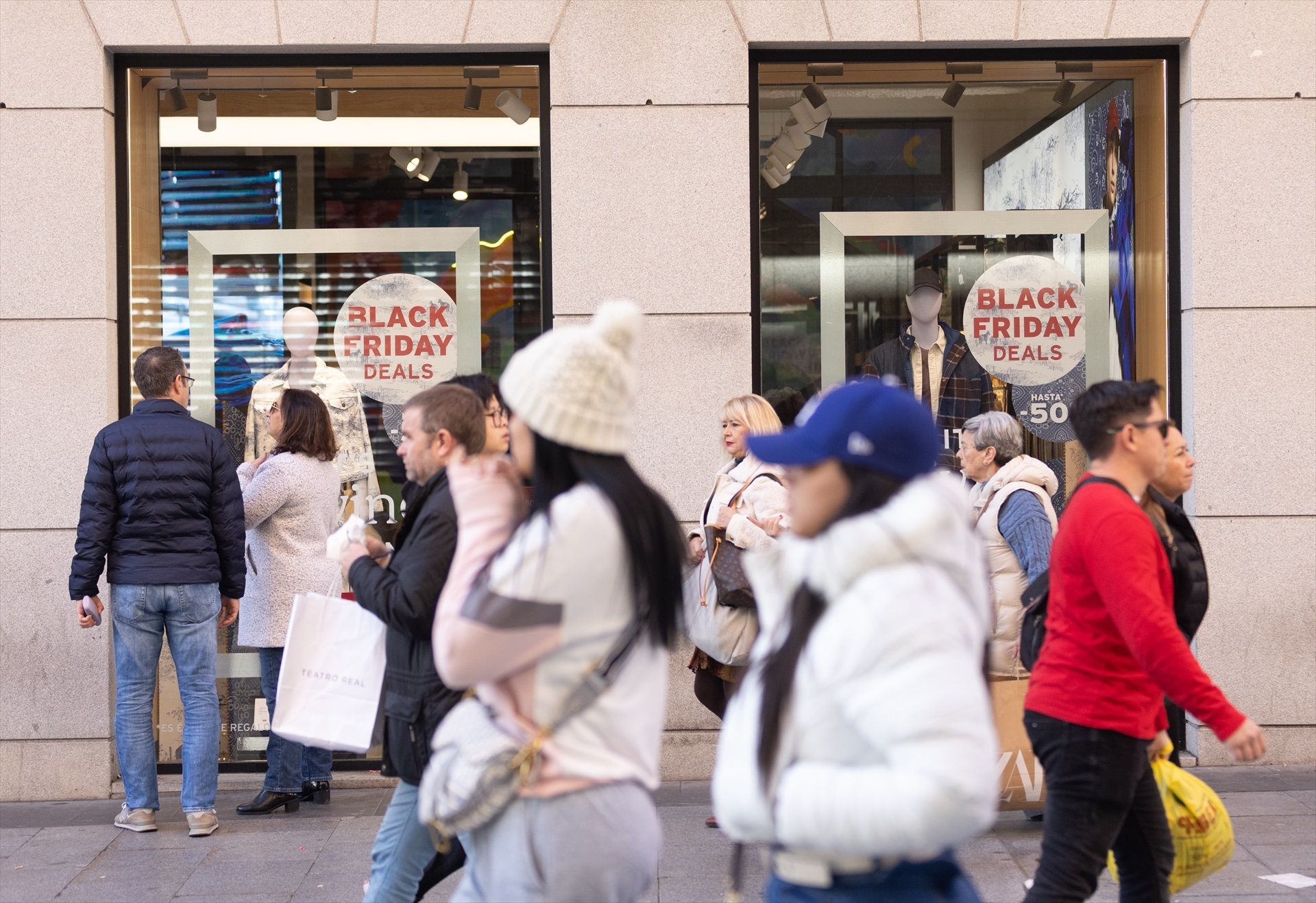 La OCU advierte del "engaño" del Black Friday: solo el 14% de los productos bajan de precio. Fuente: Europa Press