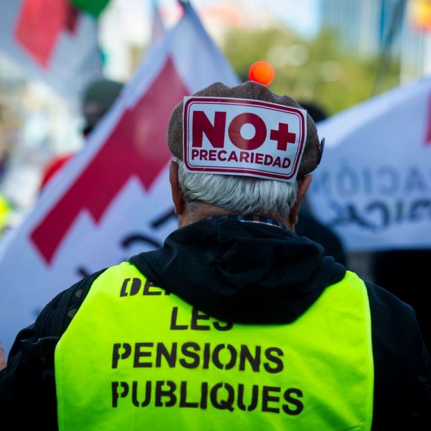 EuropaPress 6303337 hombre manifestacion pensiones publicas no mas precariedad