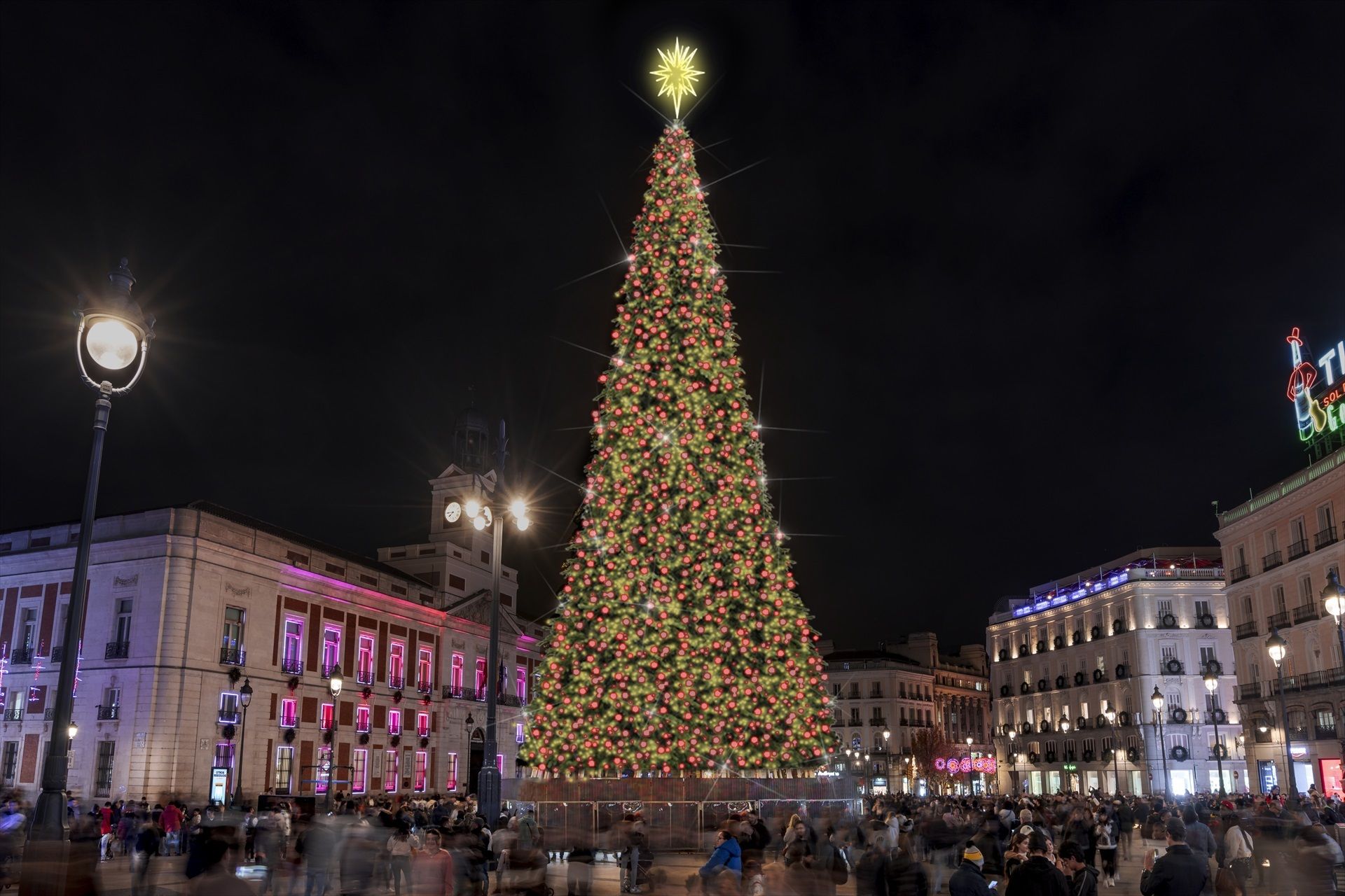 Un abeto de 37 metros y otras novedades de las luces de Navidad de Madrid