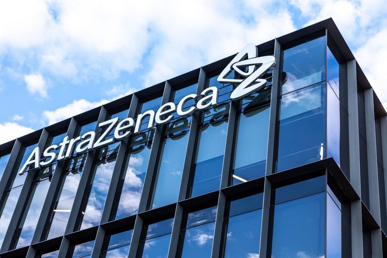 AstraZeneca eleva su previsión de ingresos y beneficios para 2024