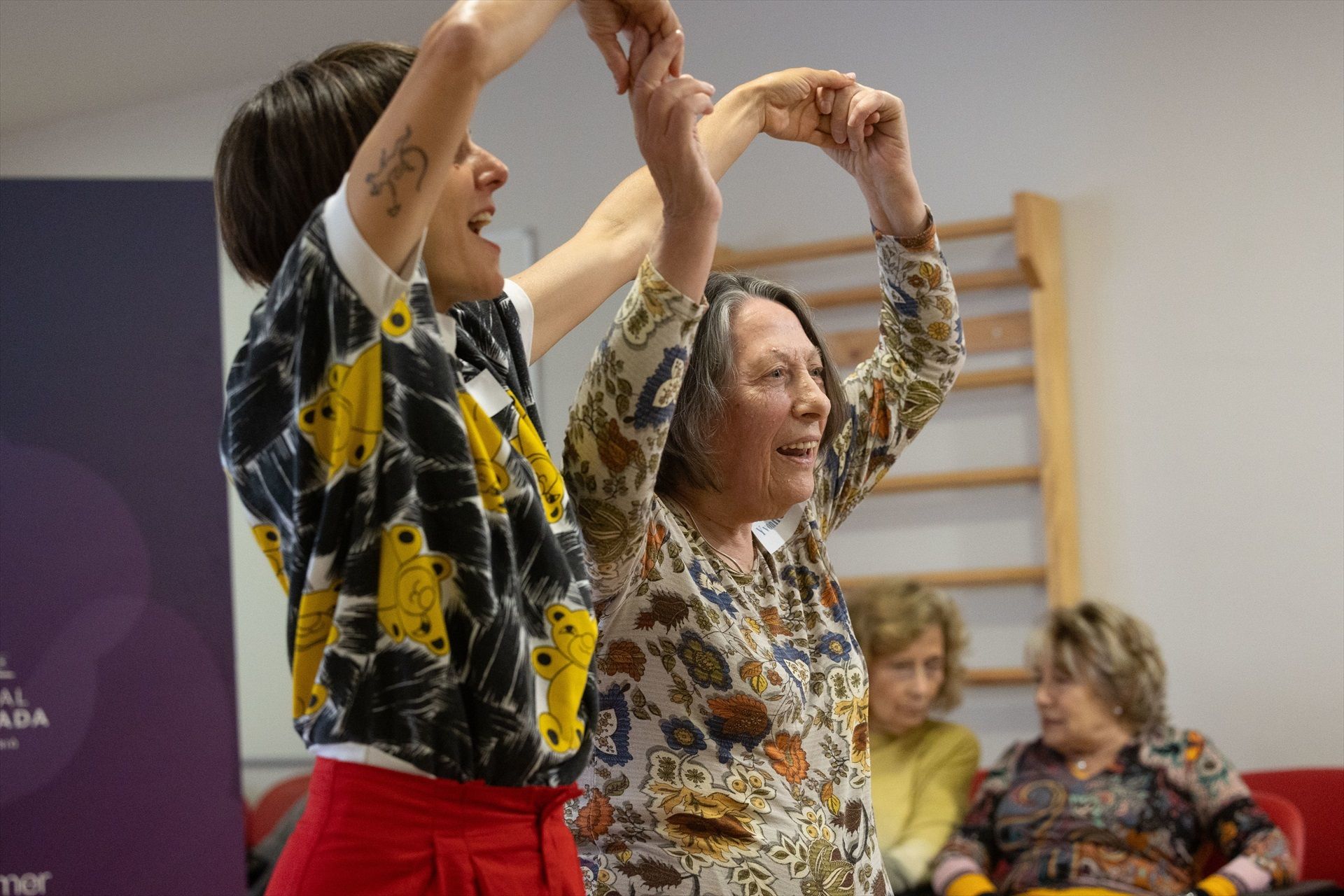 Mejorando el bienestar de las personas con alzhéimer a través de la danza