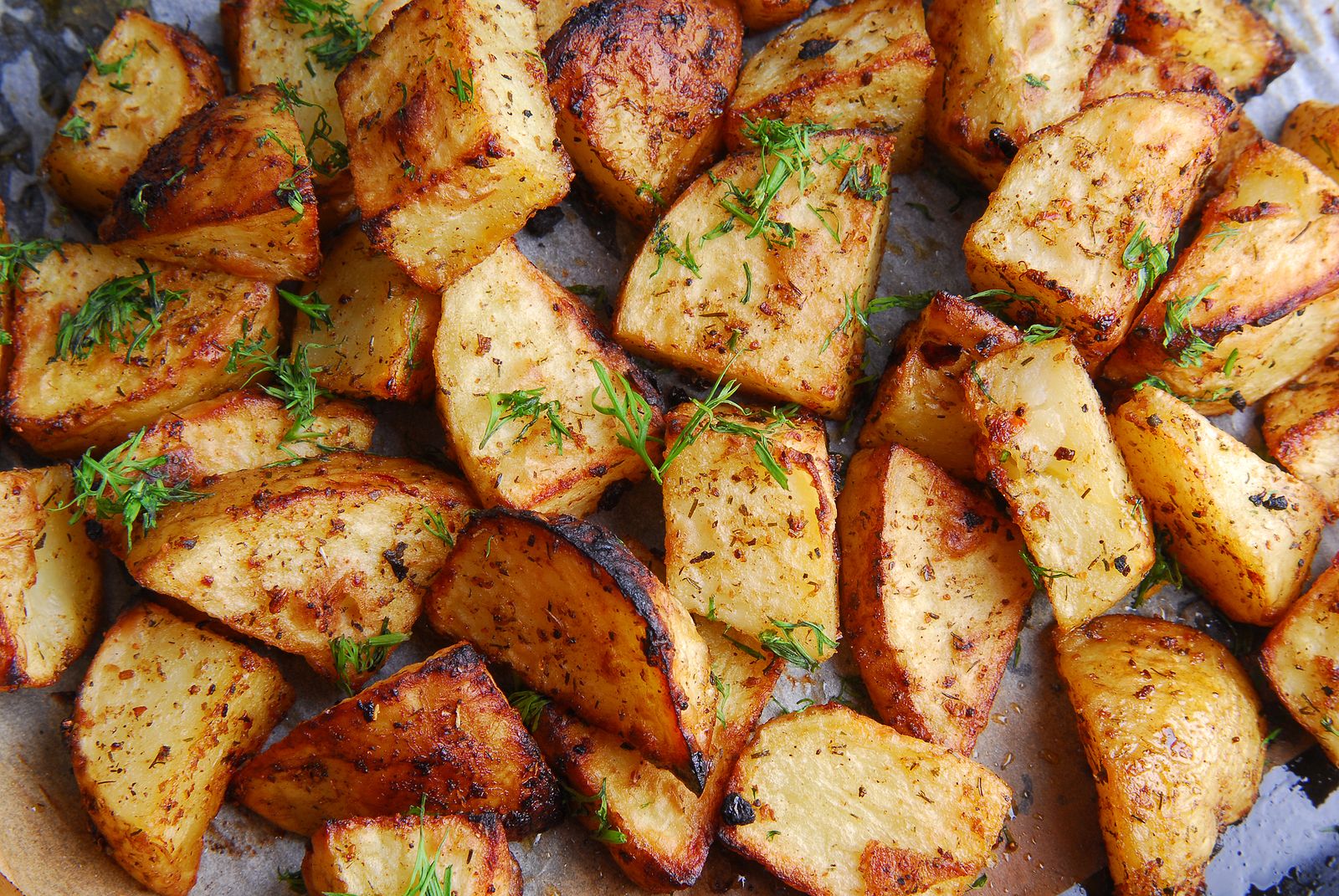 El truco para que las patatas asadas queden mucho más crujientes