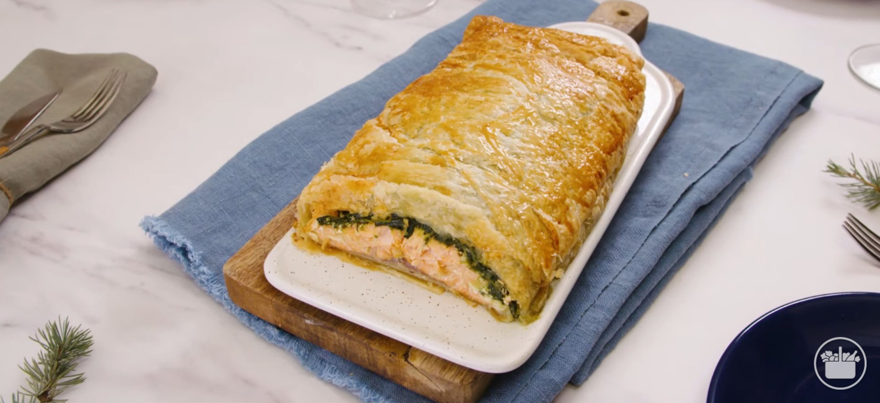 Receta de salmón Wellington con espinacas y crema de queso: una buena opción para esta Navidad