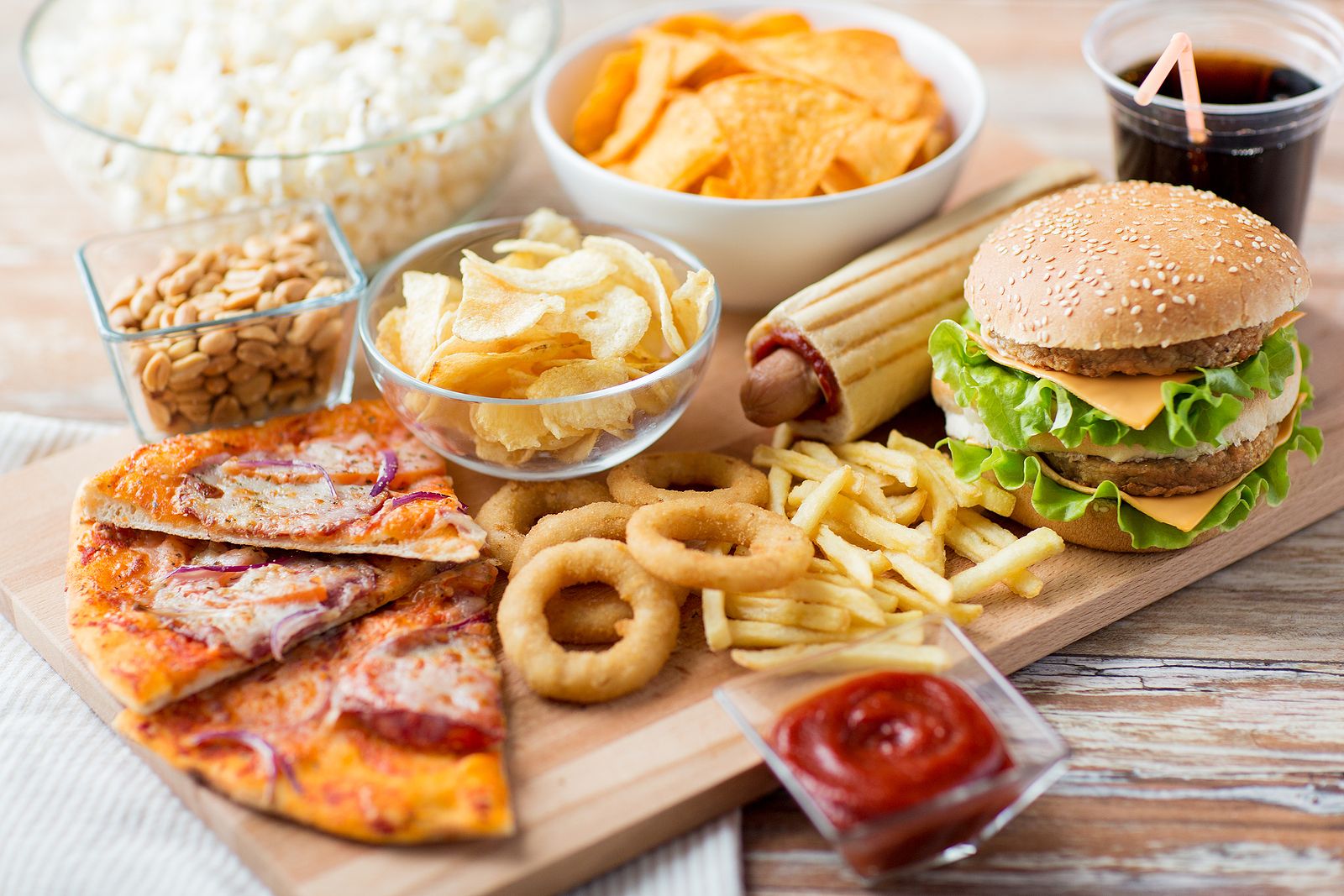 Descubre por qué cenar mucha cantidad puede ser malo para la salud a largo plazo