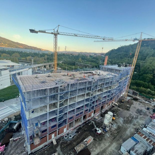 Edificio de viviendas en construcción en Bolueta (Bilbao). Fuente: Europa Press