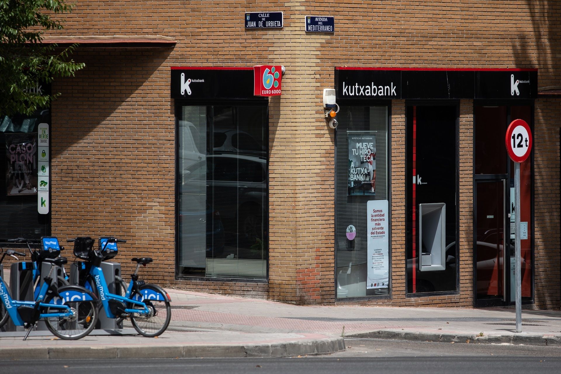 Pago de las pensiones en diciembre de 2024: ¿qué día se cobra la pensión en Kutxabank?. Foto: EuropaPress