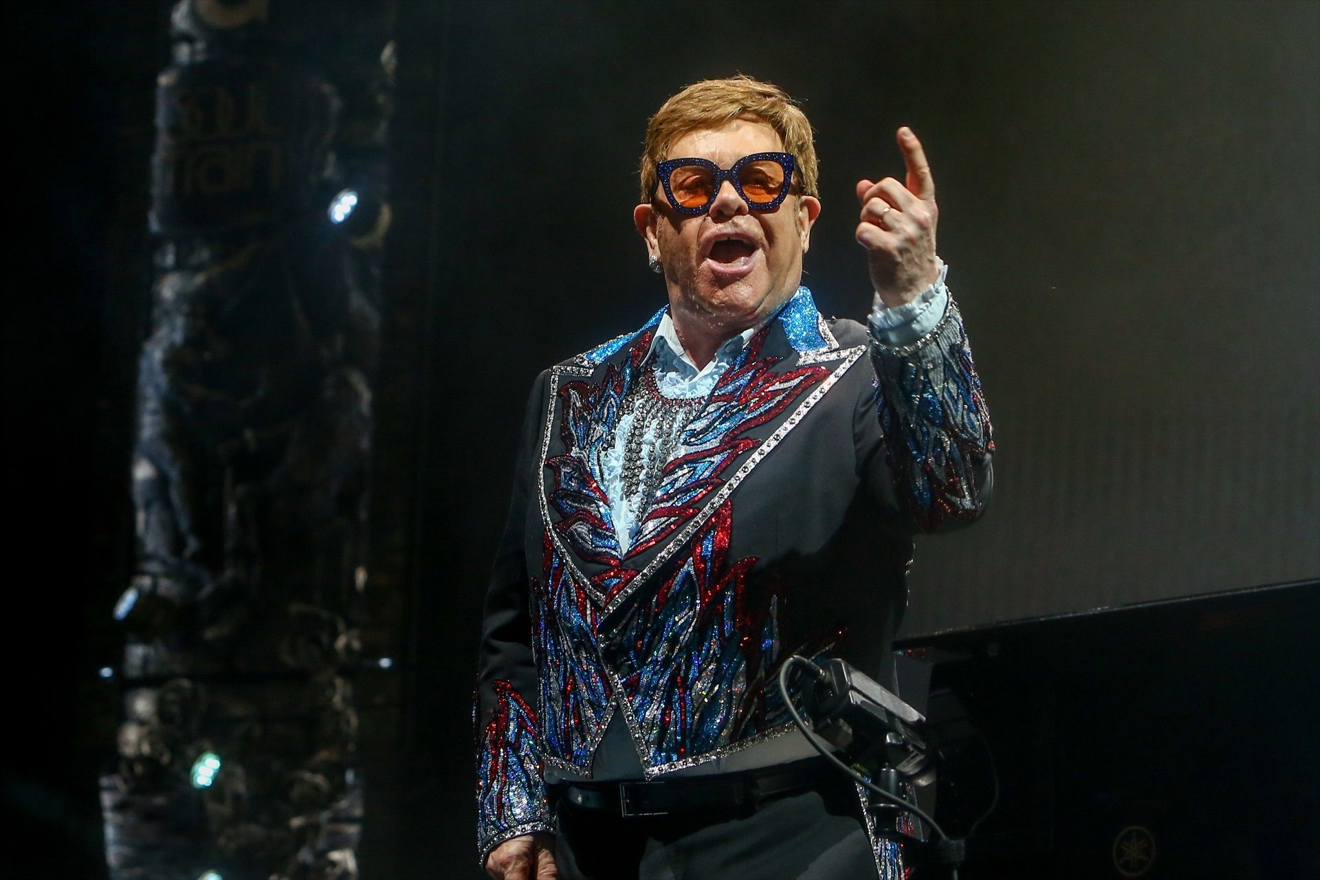 Elton John ha perdido la vista casi por completo: "No sé si volveré a grabar porque no veo la letra"