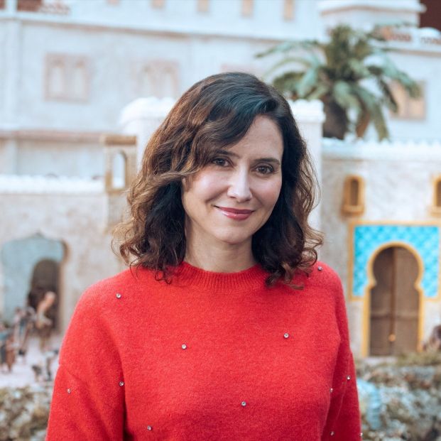 La presidenta de la Comunidad de Madrid, Isabel Díaz Ayuso, durante la inauguración del Belén de la Real Casa de Correos (2024). Fuente: Gabriel Luengas / Europa Press