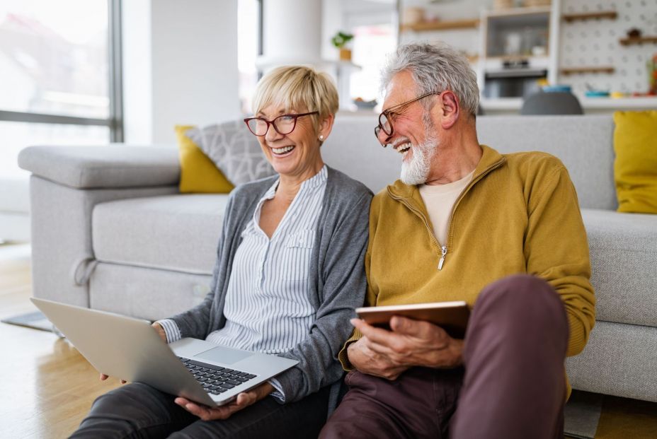 Sevilla acogerá la I Jornada SeniorTic para reflexionar sobre longevidad y tecnología (Bigstock)