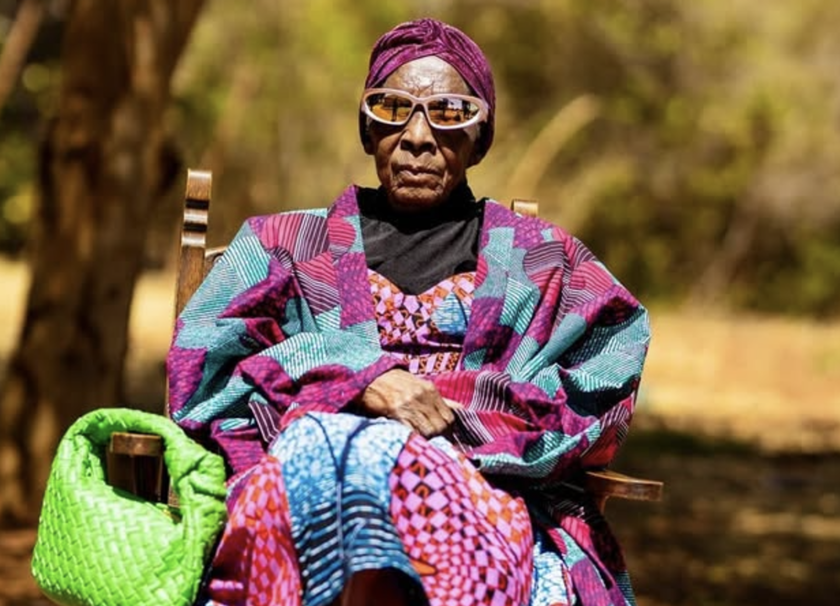 Estilo sin fecha de caducidad: Margaret Chola deslumbra como influencer de moda con 80 años